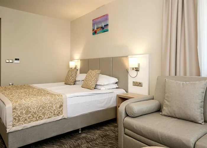 Laguna Park Sunrise Szálloda 4*