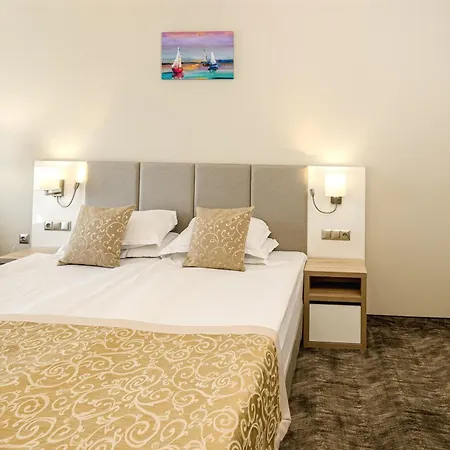 فندق Laguna Park Sunrise 4*