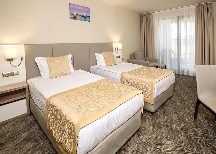 Hotel Laguna Park Sunrise