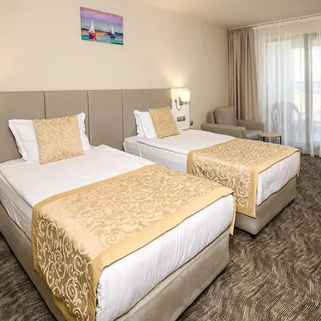 Hotel Laguna Park Sunrise