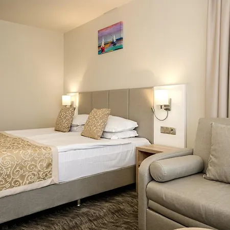 Laguna Park Sunrise Hotel 4*